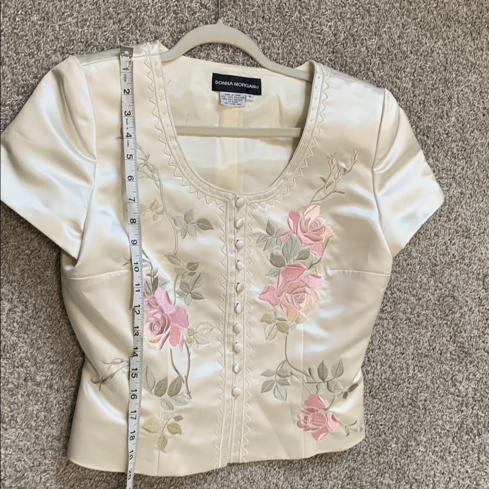 Vintage Donna Morgan Satin Floral Embroidered Short Sleeve Button Down Top - Picture 5 of 6